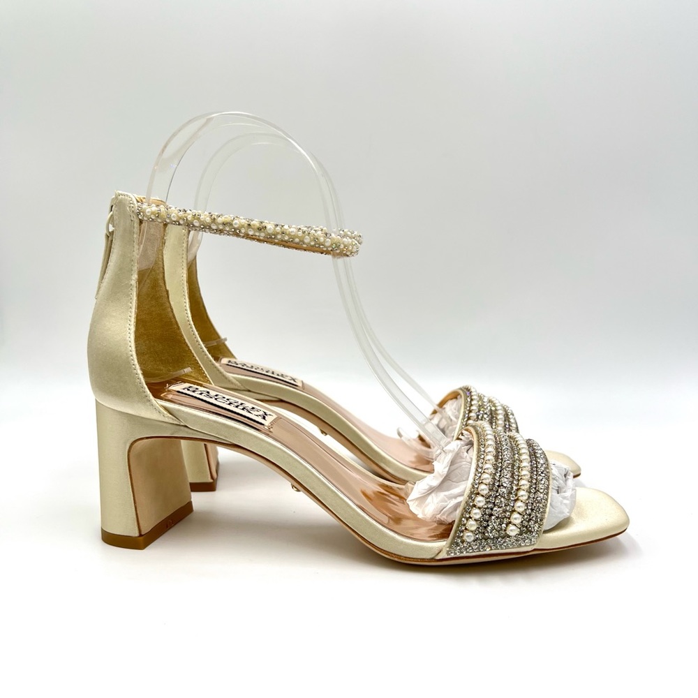 Badgley Mischka Size 6.5 Kameryn Ivory Satin Jeweled Dress Sandals Heels Shoes